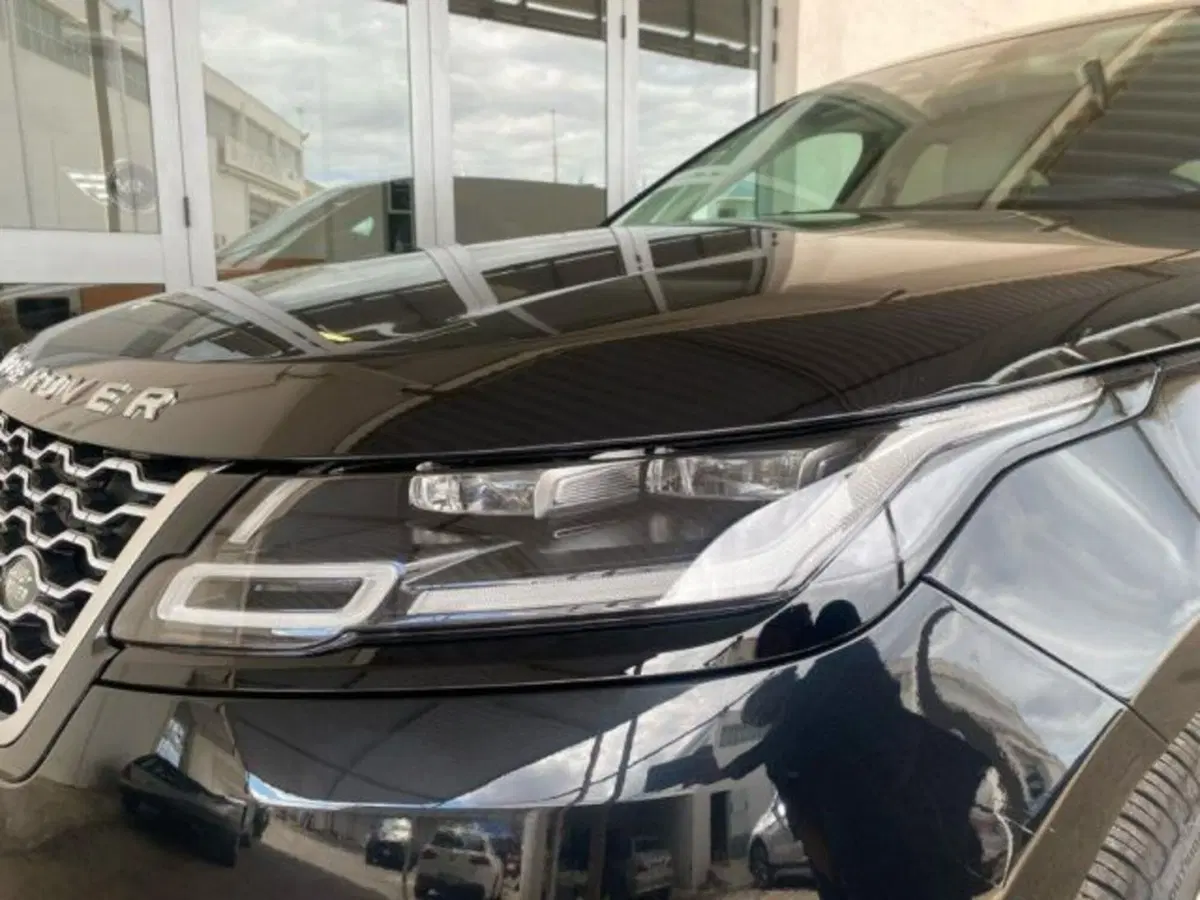 Land Rover Range Rover Velar usata a Lecce (8)
