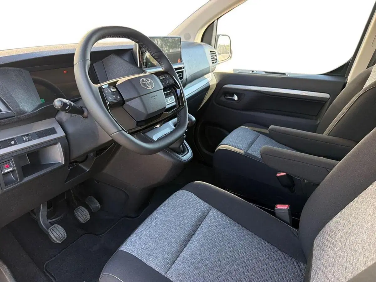 Toyota Proace Verso nuova a Vicenza (6)