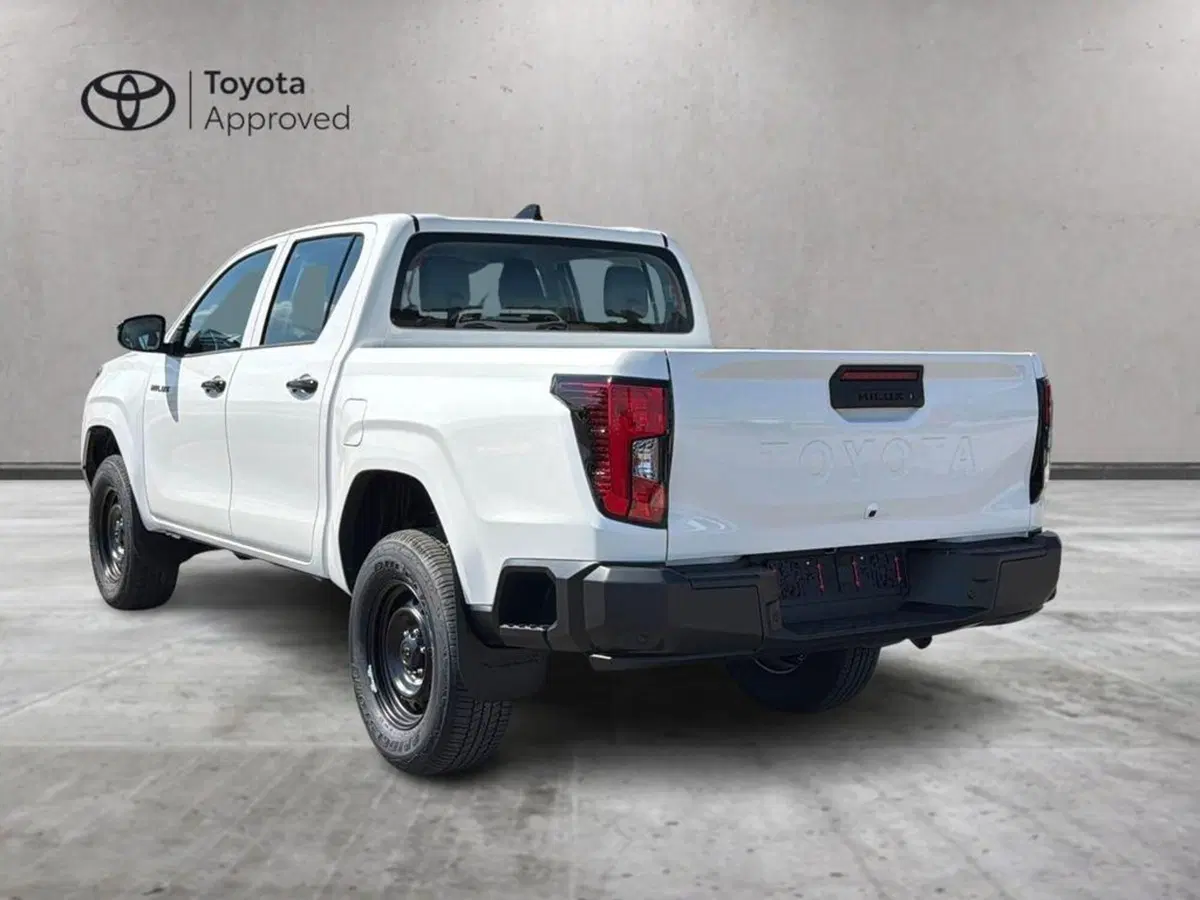 Toyota Hilux nuova a Vicenza (4)