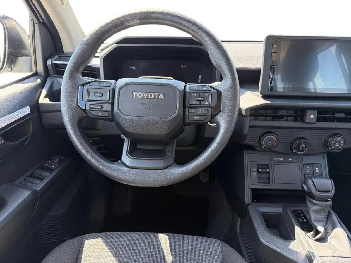 Toyota Hilux nuova a Vicenza (7)
