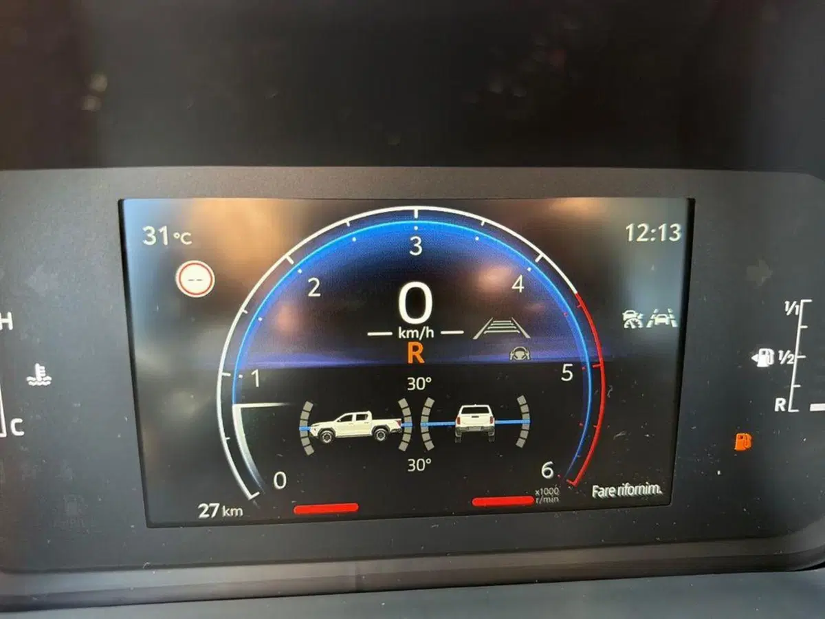 Toyota Hilux nuova a Vicenza (8)