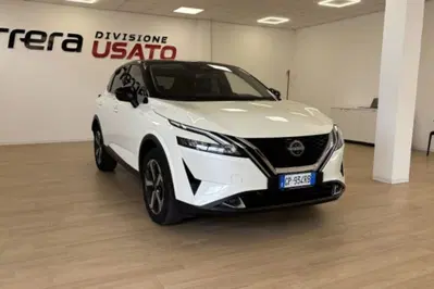 Nissan Qashqai 1.3 mhev N-Connecta 2wd 140cv del 2023 usata a Fondi