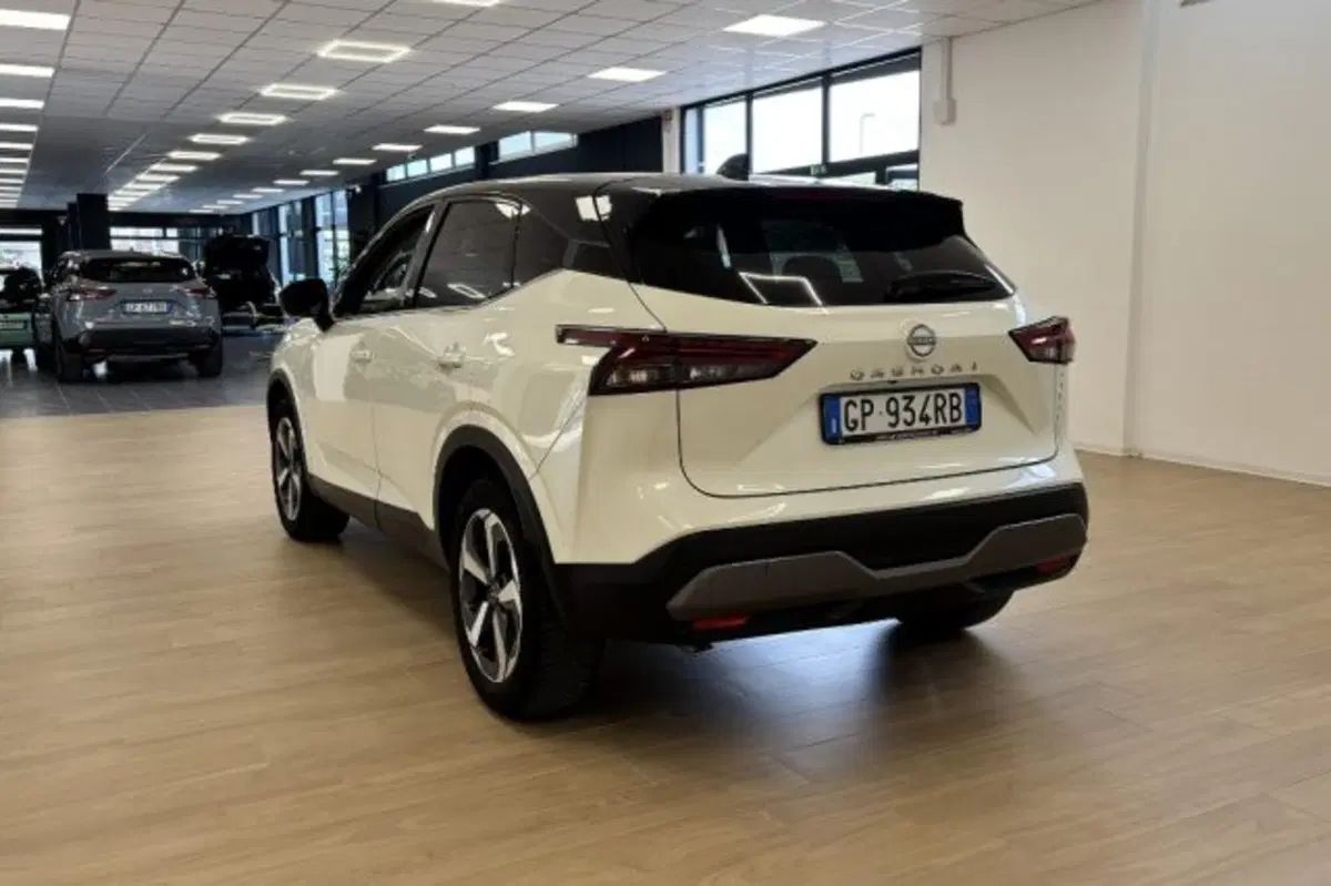 Nissan Qashqai usata a Latina (5)
