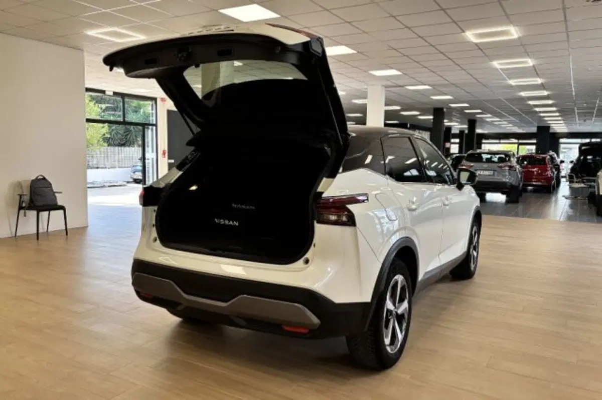 Nissan Qashqai usata a Latina (7)