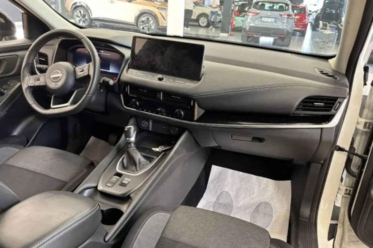 Nissan Qashqai usata a Latina (9)