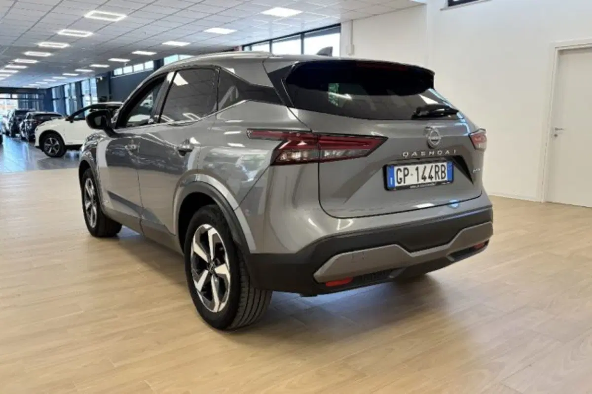 Nissan Qashqai usata a Latina (5)