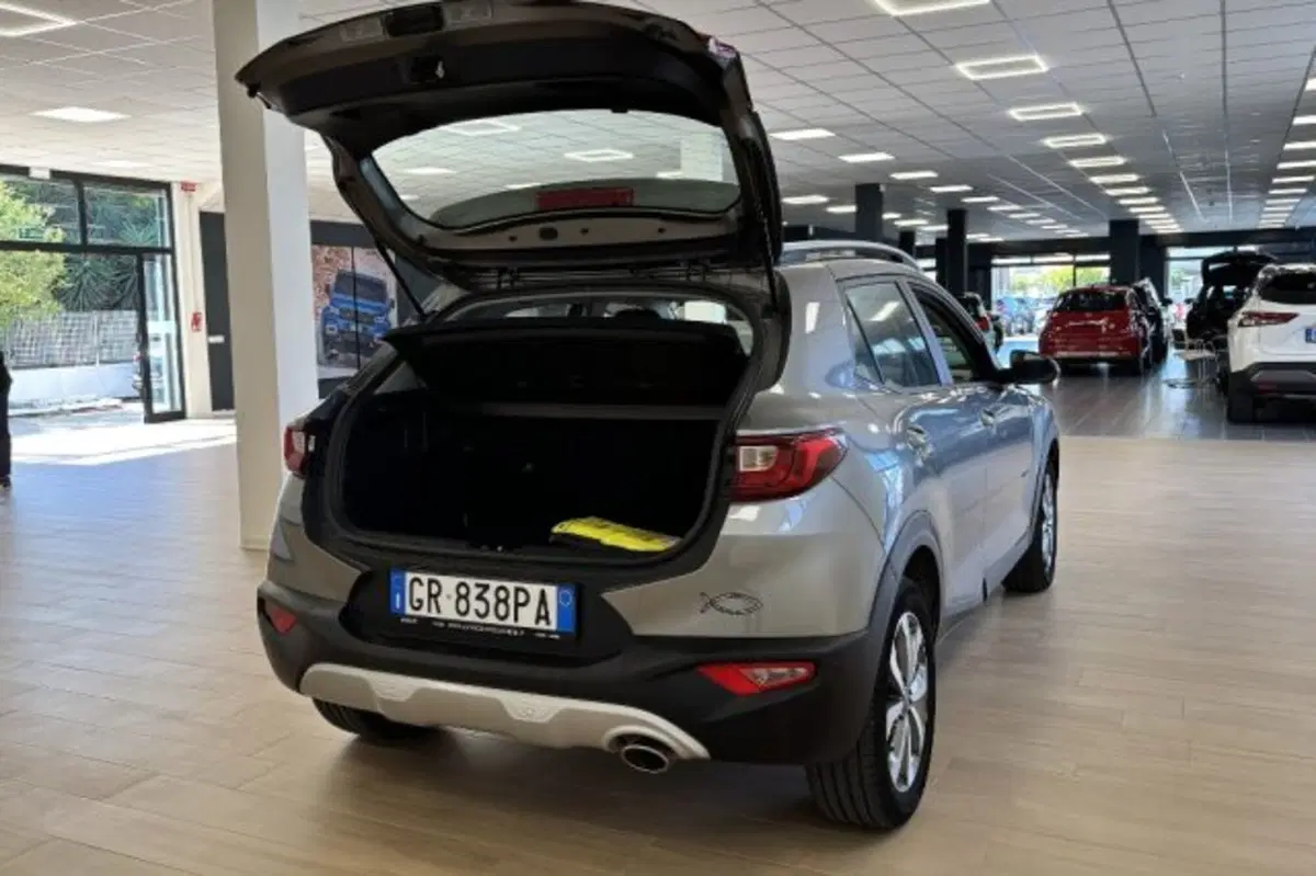 Kia Stonic usata a Latina (7)