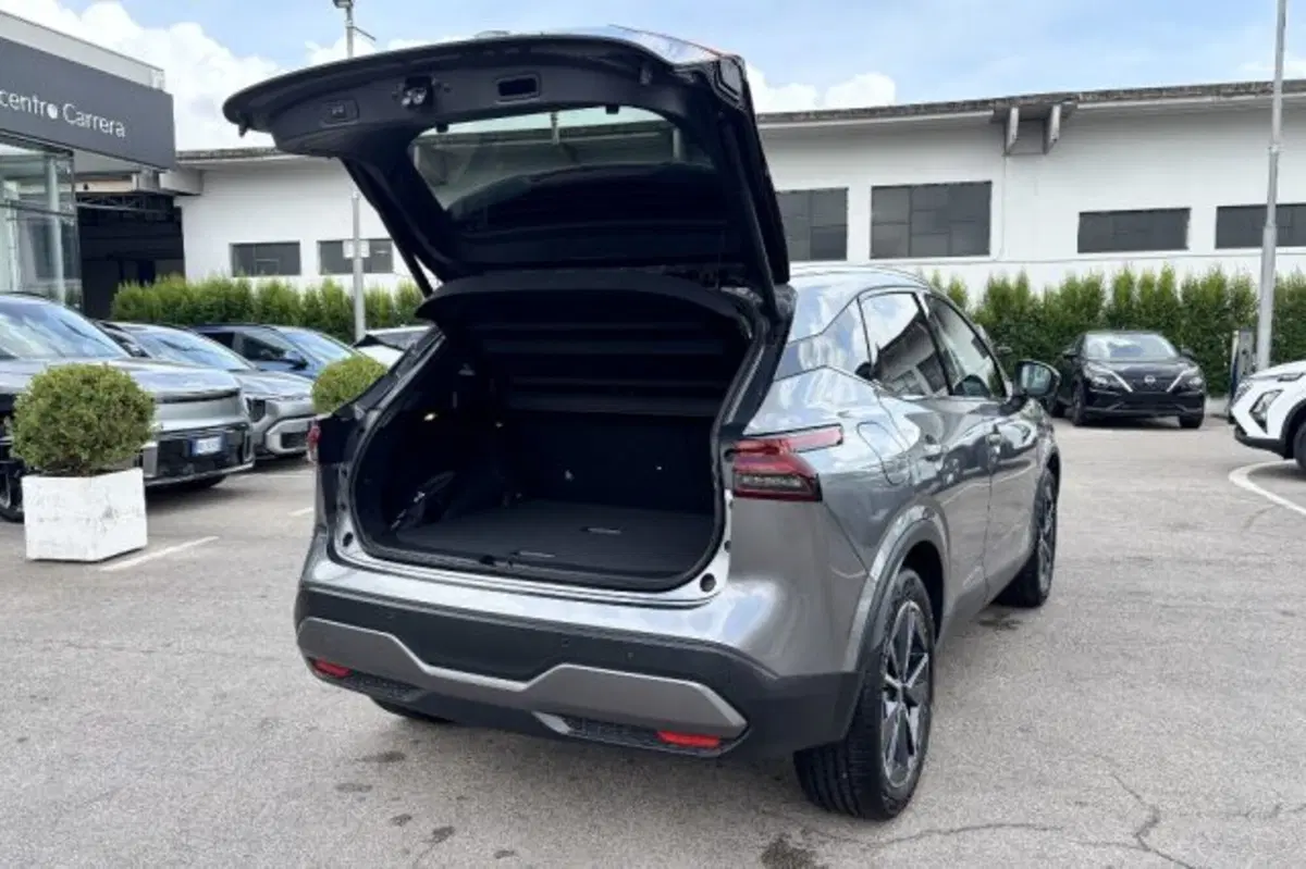 Nissan Qashqai usata a Latina (7)
