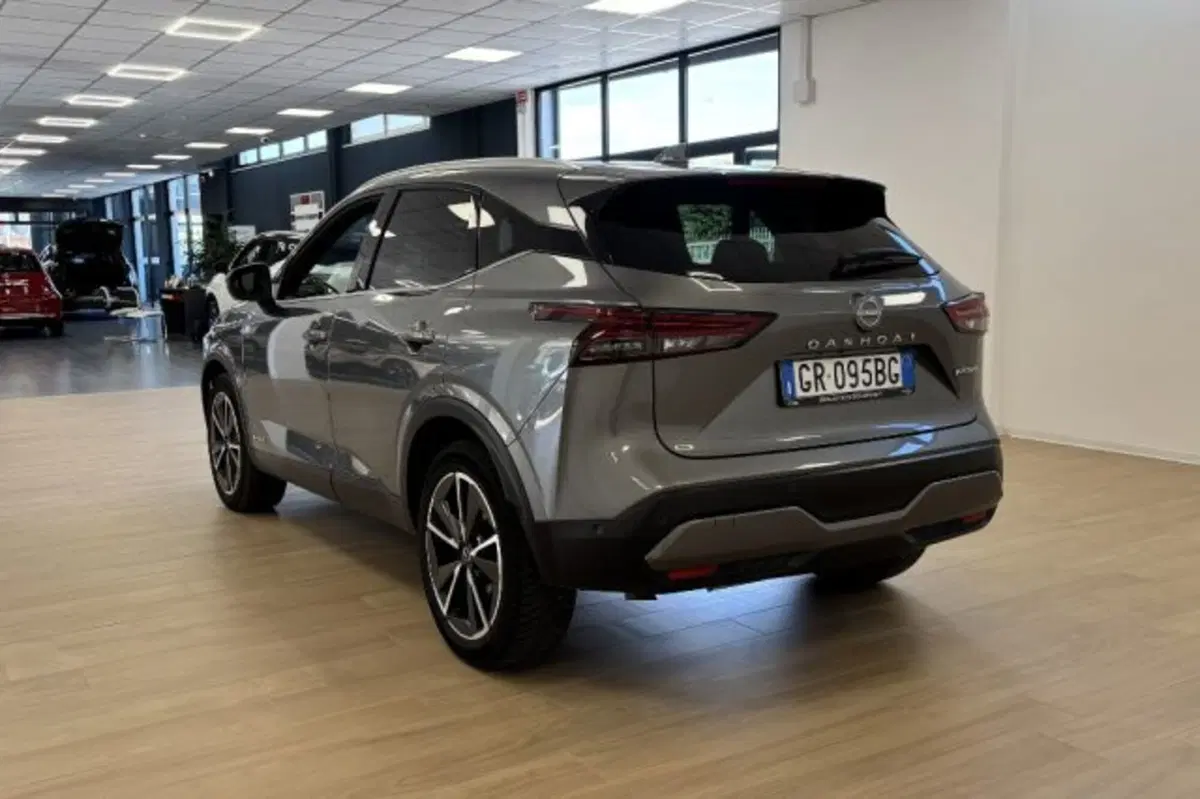 Nissan Qashqai usata a Latina (5)