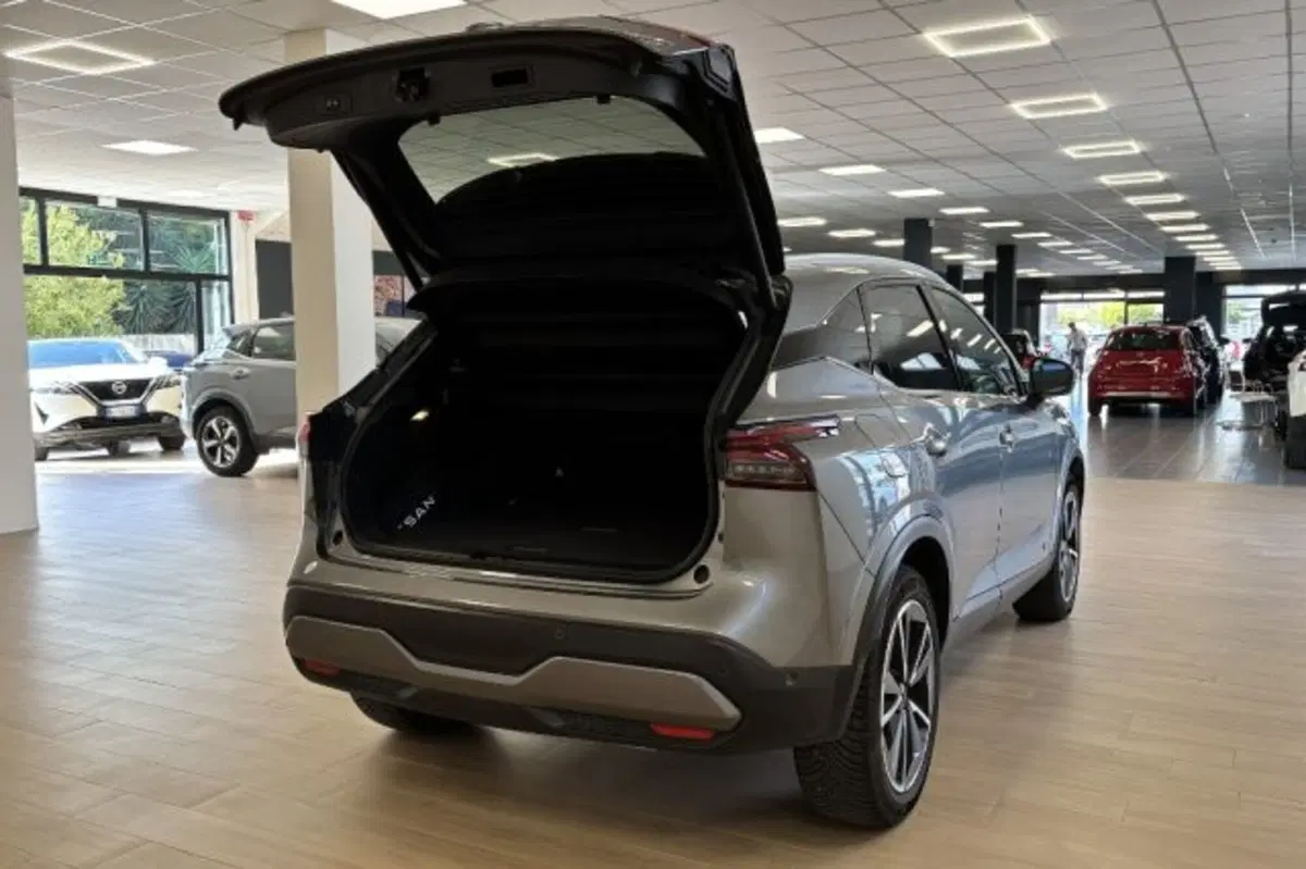 Nissan Qashqai usata a Latina (7)