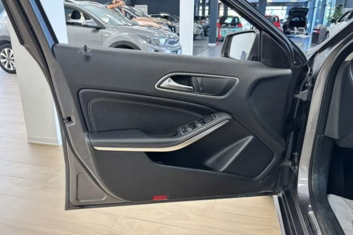 Mercedes-Benz Classe A usata a Latina (12)
