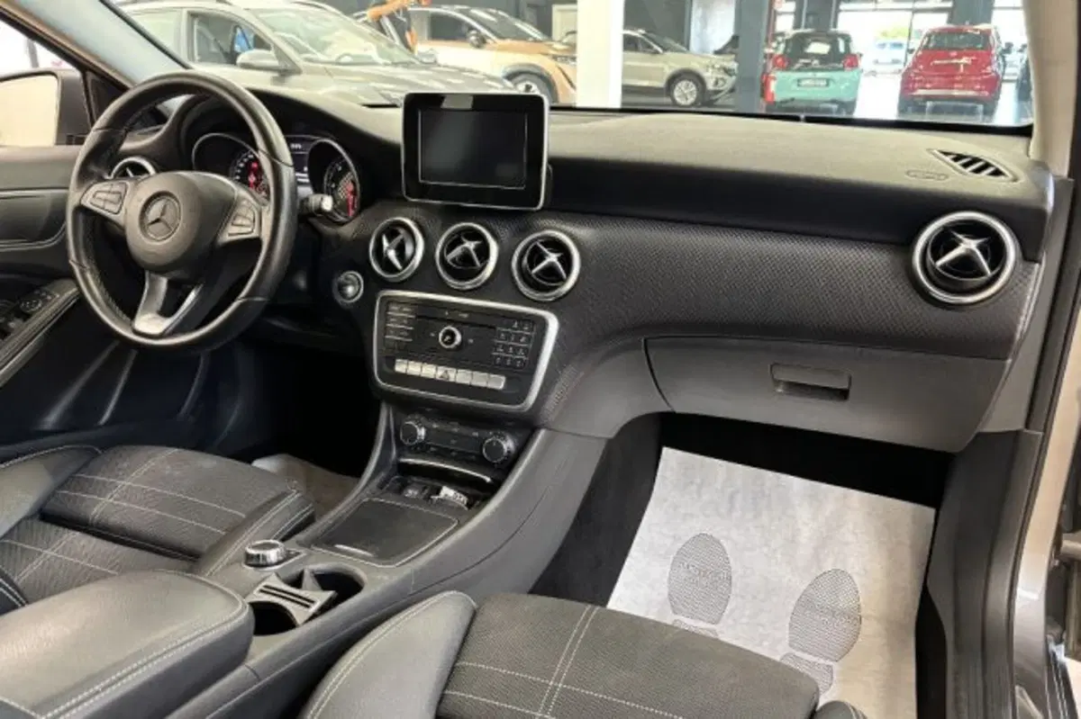 Mercedes-Benz Classe A usata a Latina (9)
