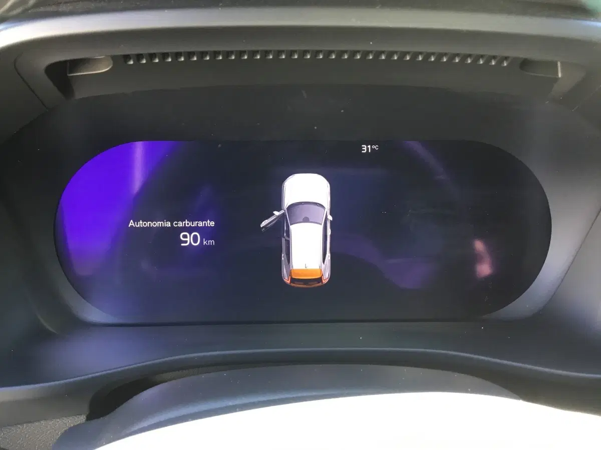 Volvo XC40 usata a Napoli (16)