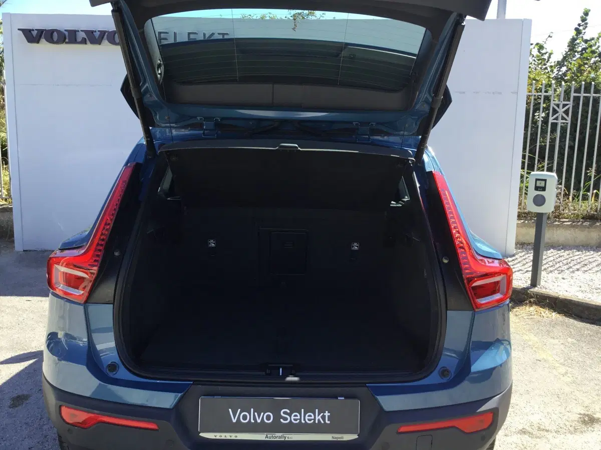 Volvo XC40 usata a Napoli (9)