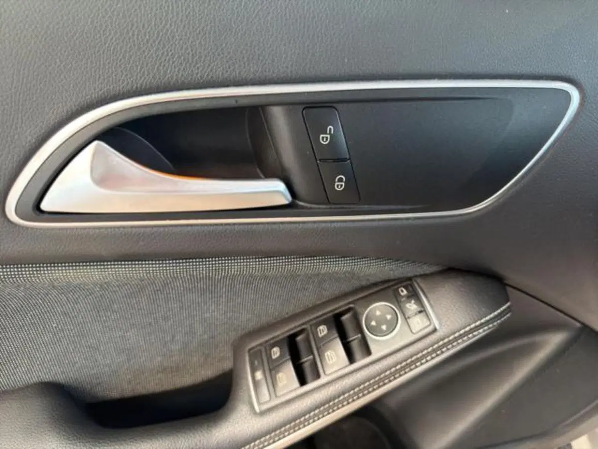 Mercedes-Benz Classe A usata a Milano (10)