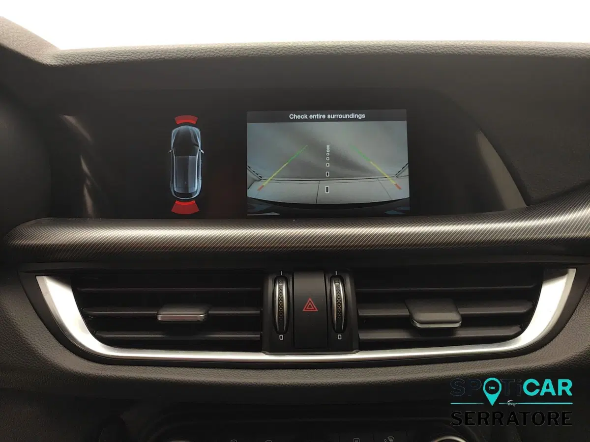Alfa Romeo Stelvio usata a Como (10)