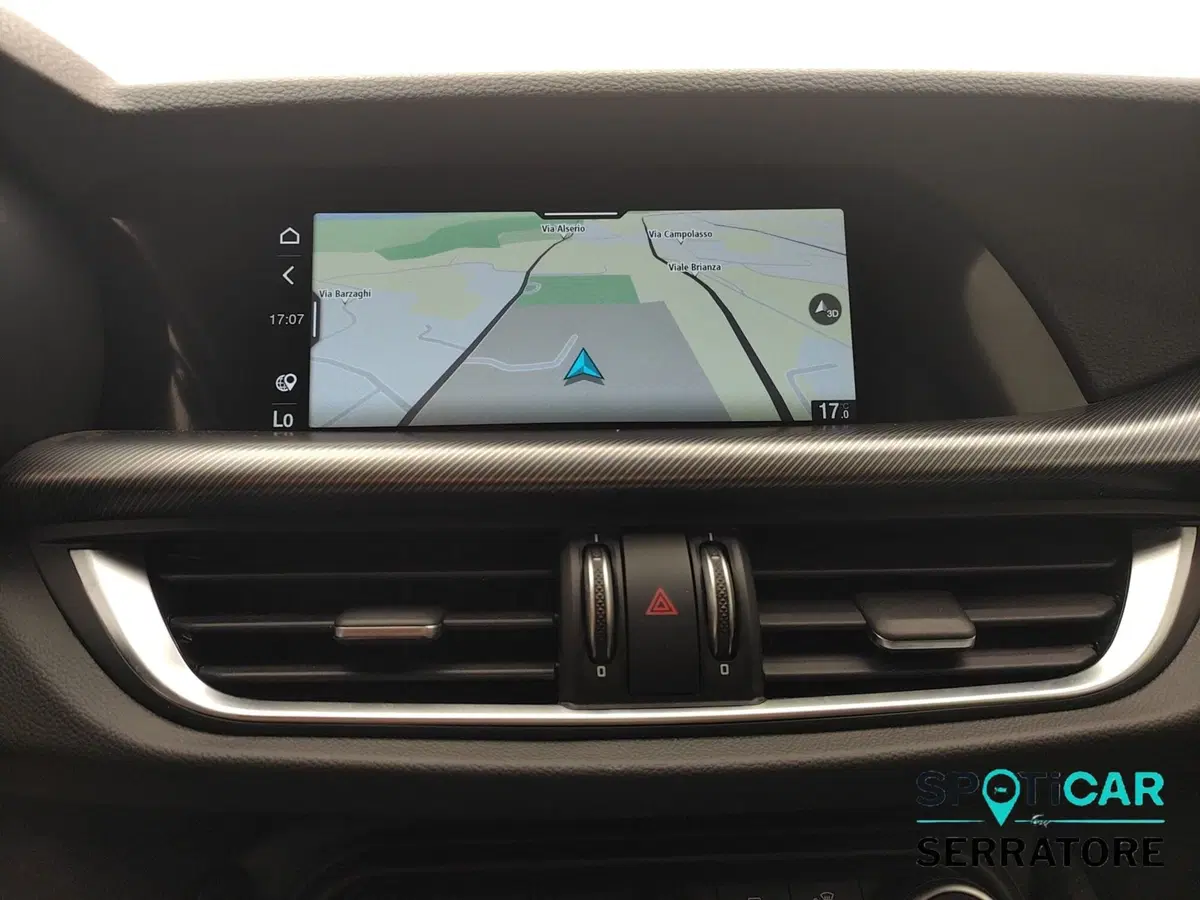 Alfa Romeo Stelvio usata a Como (11)