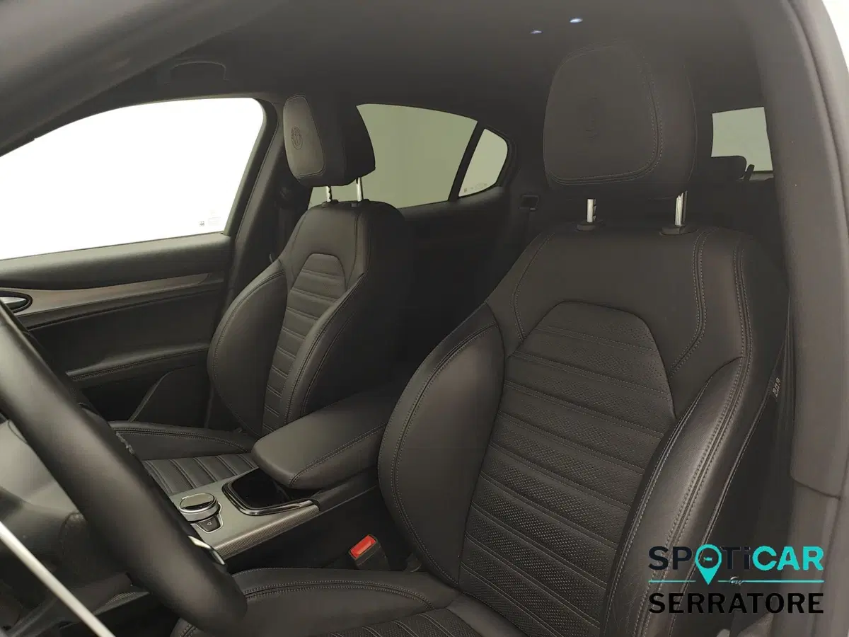 Alfa Romeo Stelvio usata a Como (12)