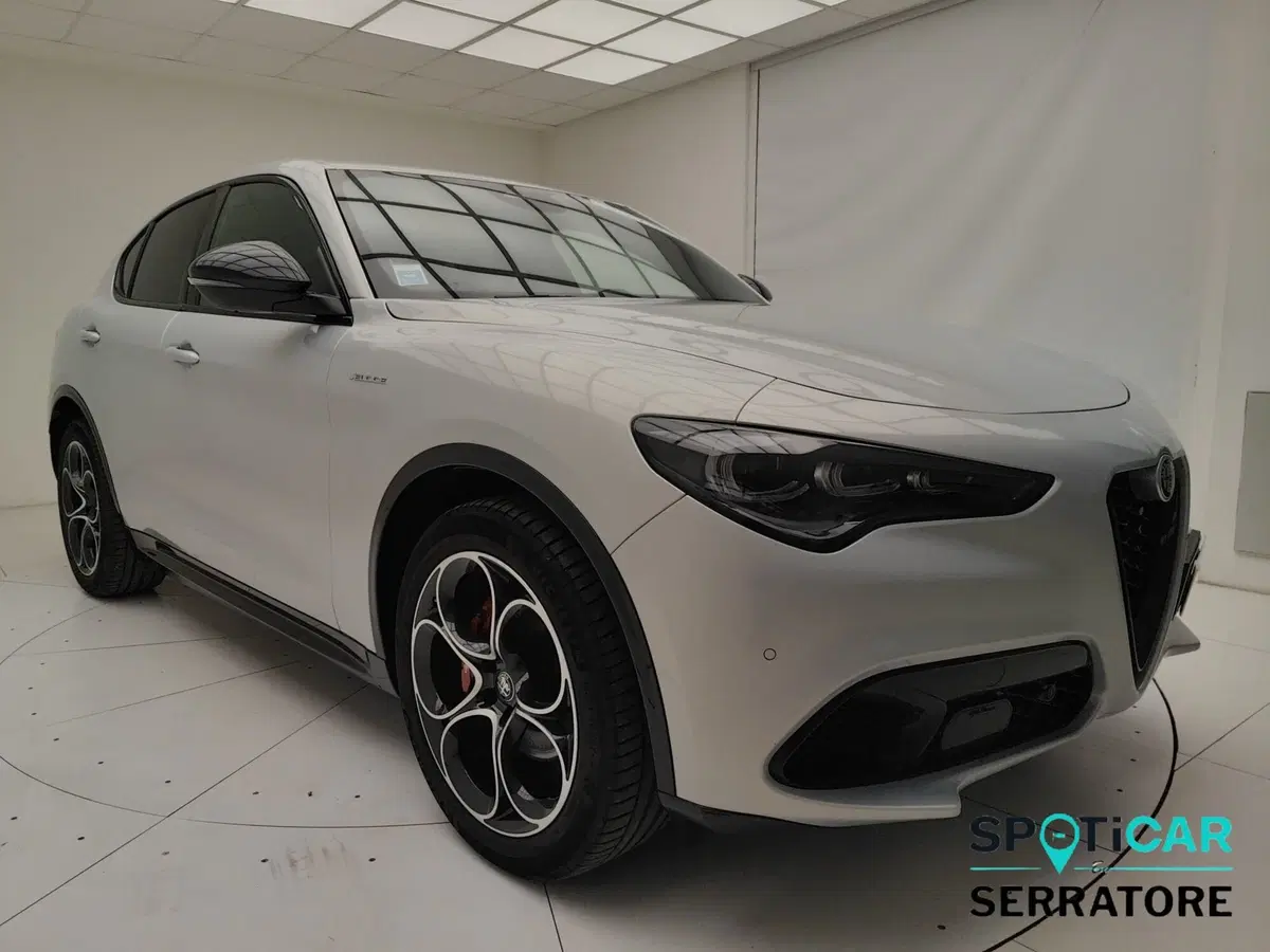 Alfa Romeo Stelvio usata a Como (3)