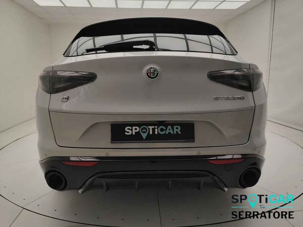 Alfa Romeo Stelvio usata a Como (5)