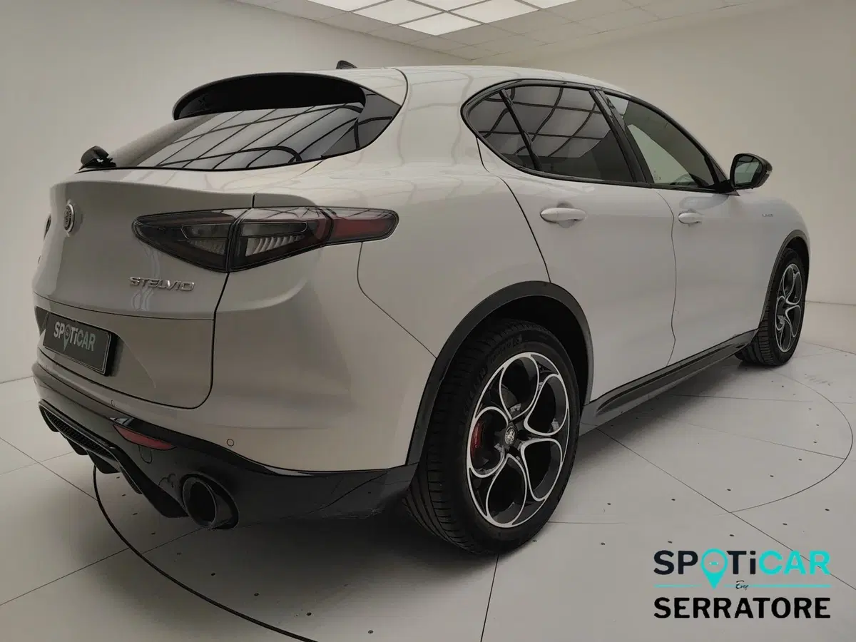 Alfa Romeo Stelvio usata a Como (6)