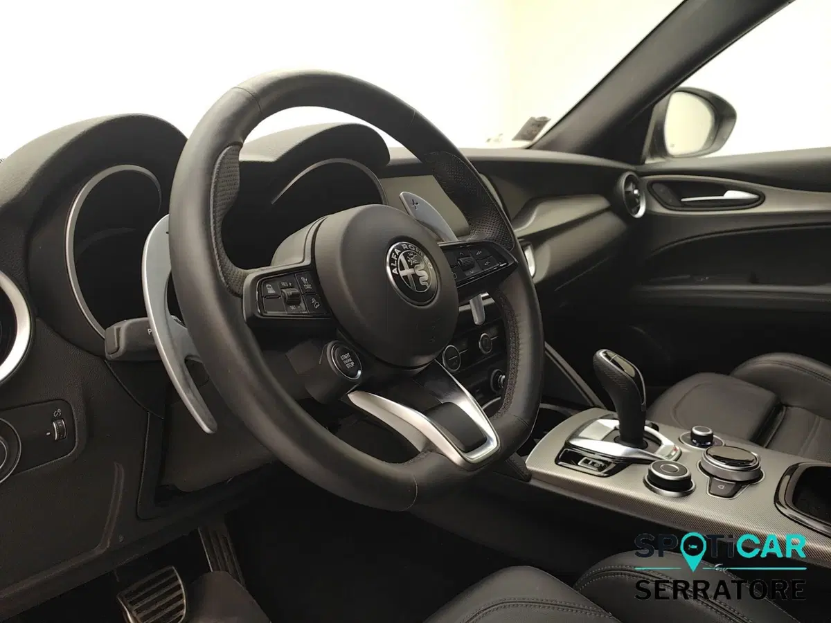 Alfa Romeo Stelvio usata a Como (9)