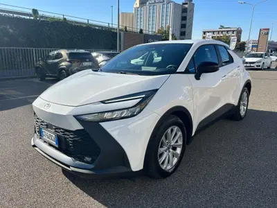 Toyota Toyota C-HR 1.8 hev Active fwd e-cvt del 2024 usata a Piacenza