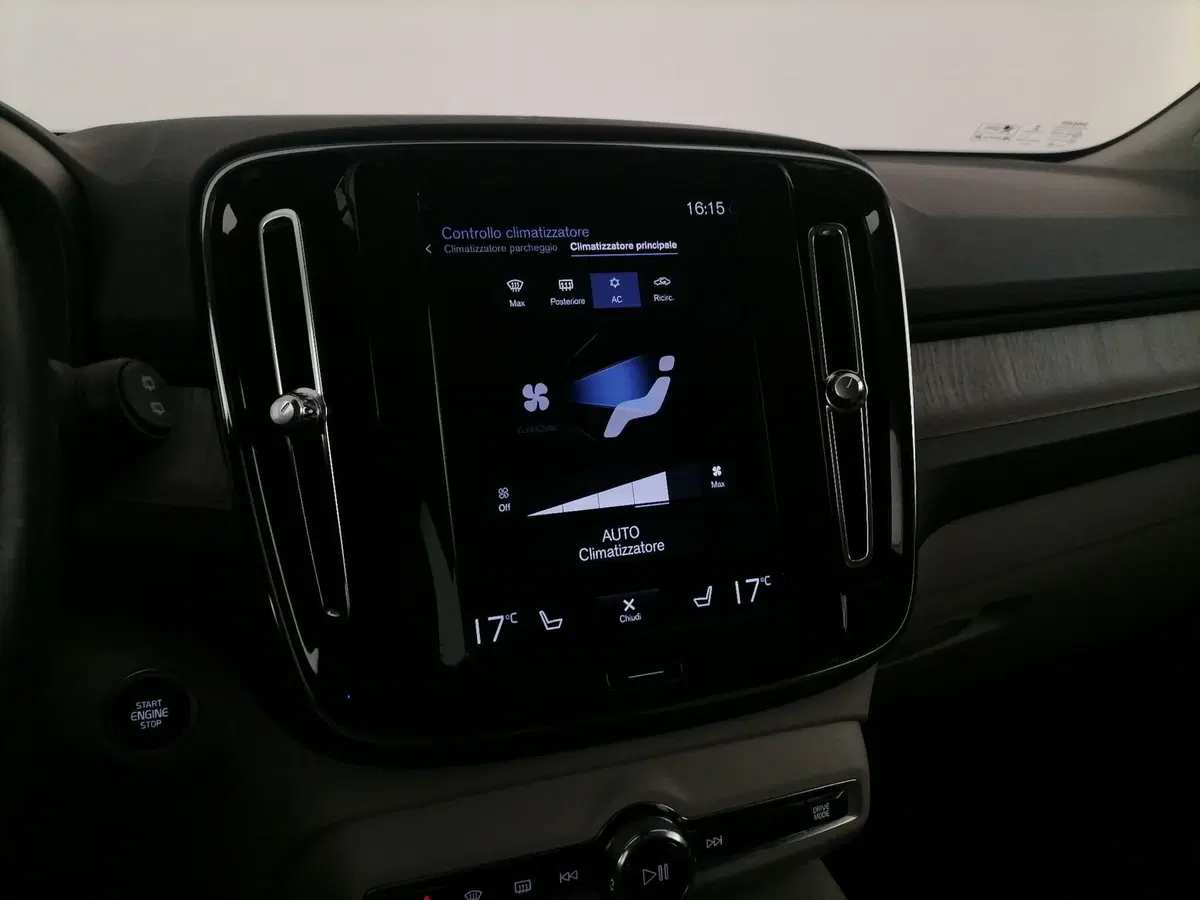VOLVO Veicoli Commerciali XC40 usata a Roma (16)