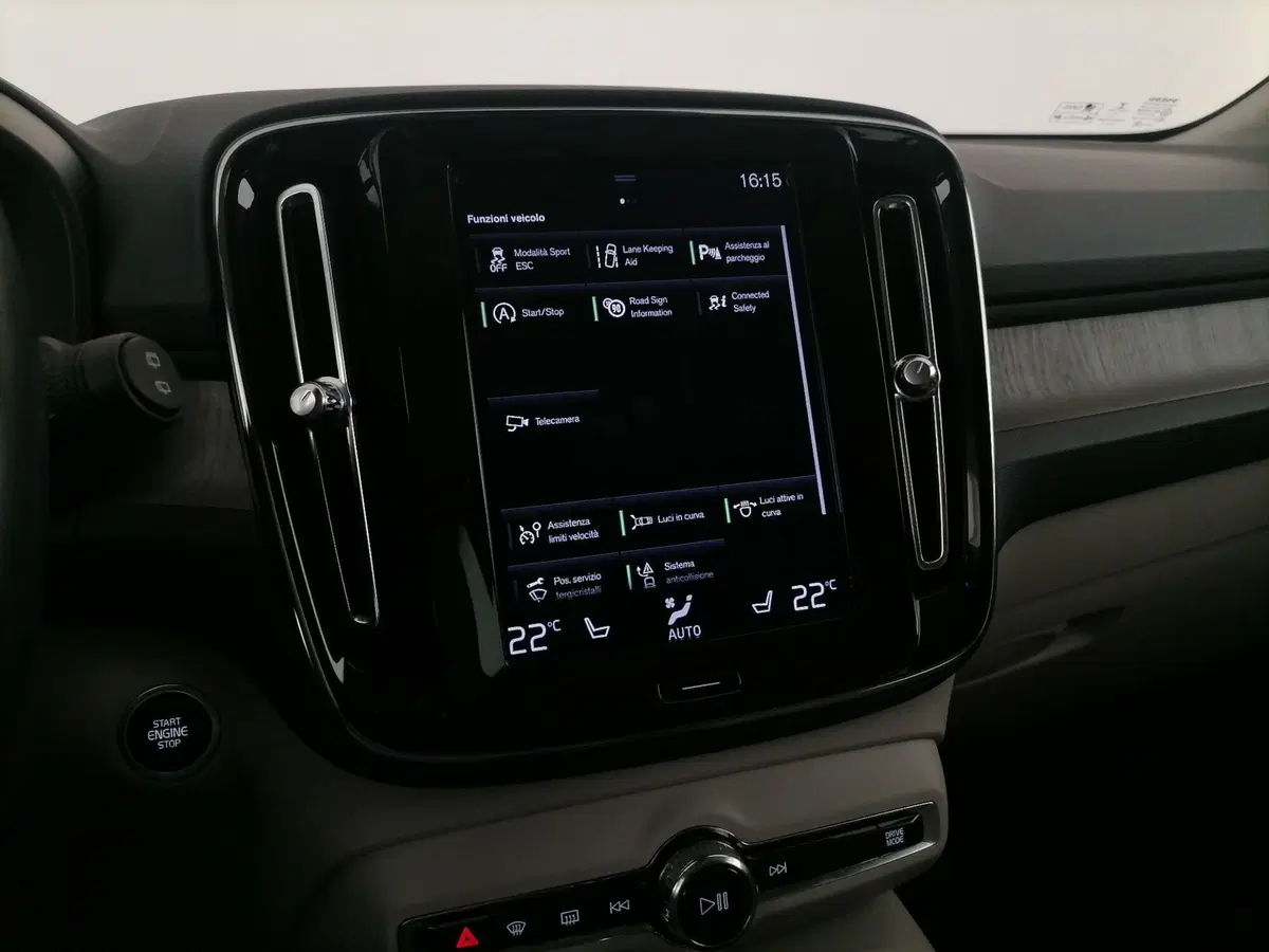 VOLVO Veicoli Commerciali XC40 usata a Roma (20)