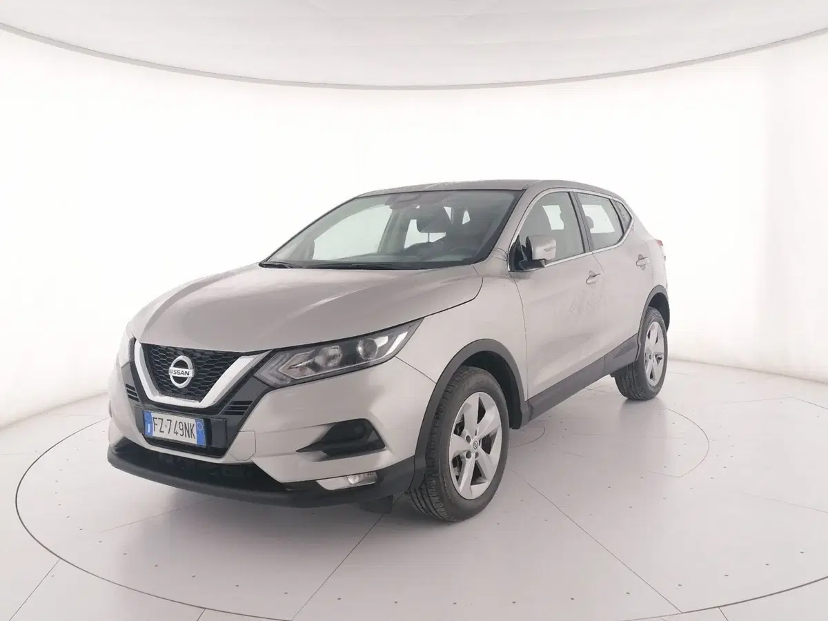 Nissan Qashqai usata a Roma