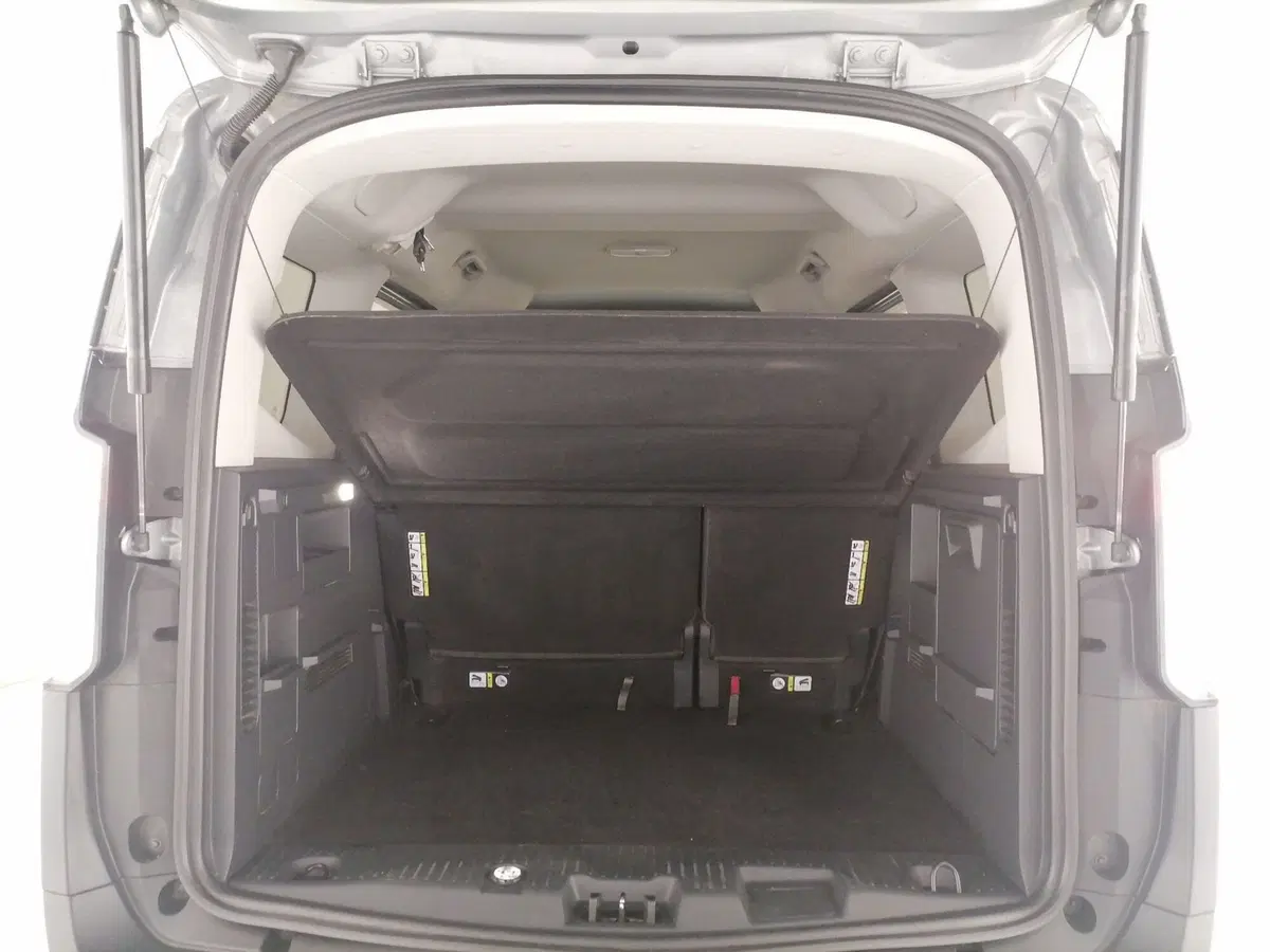 Ford Tourneo Courier usata a Roma (10)