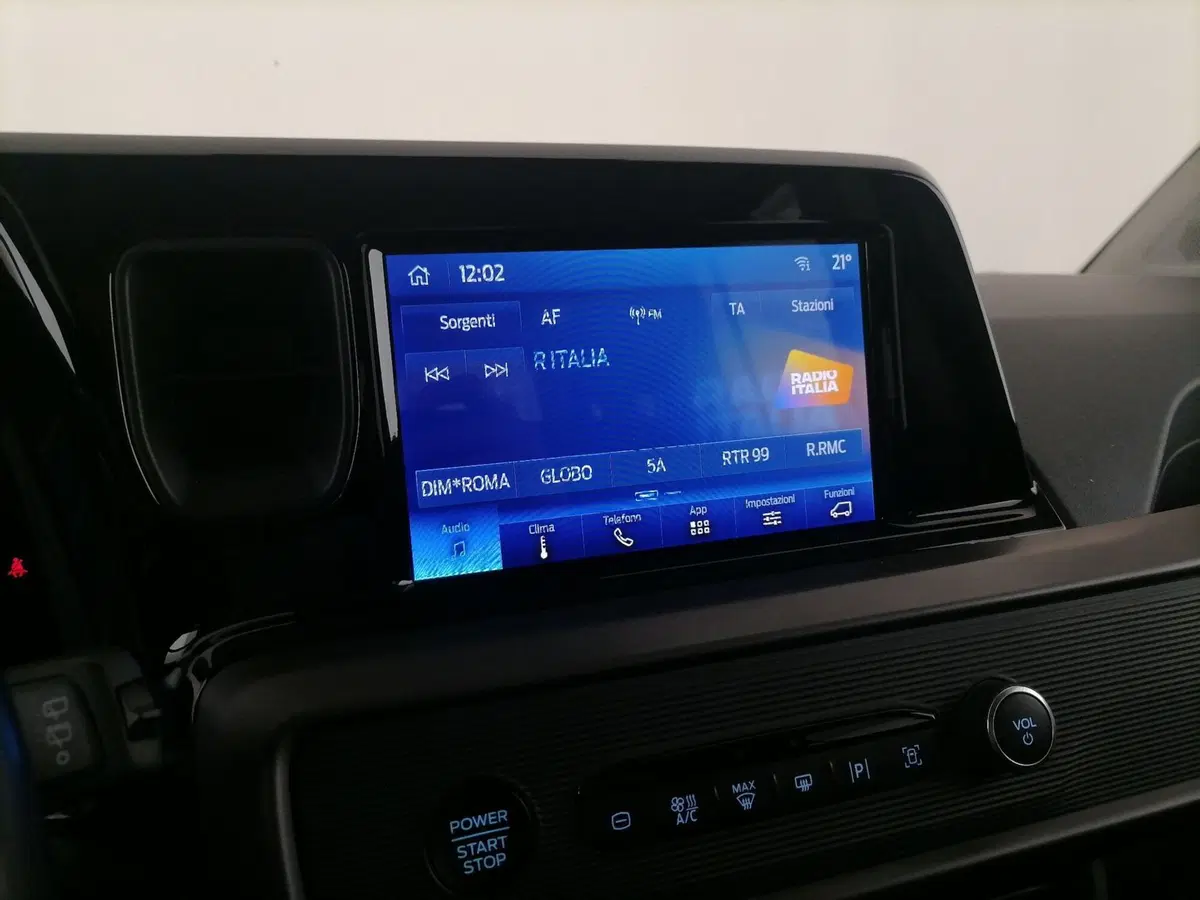 Ford Tourneo Courier usata a Roma (17)