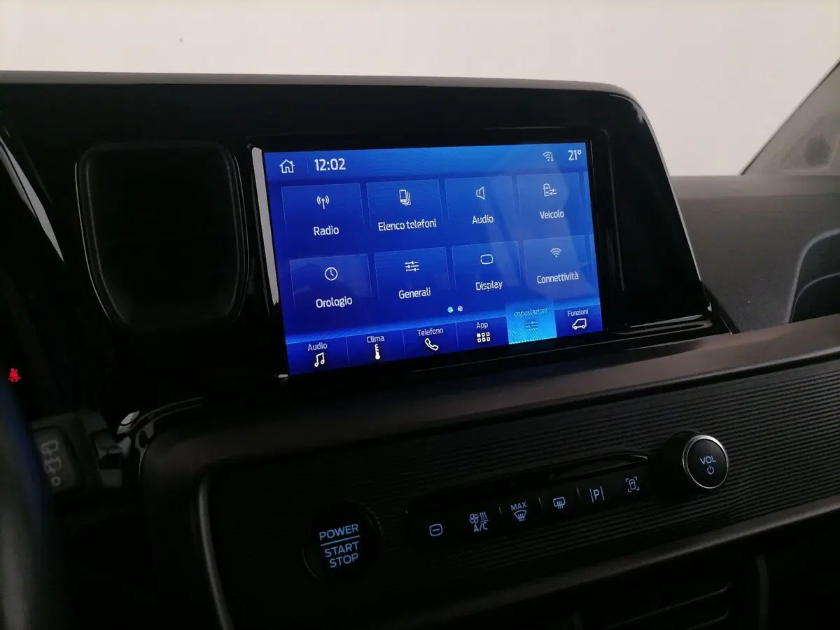 Ford Tourneo Courier usata a Roma (18)