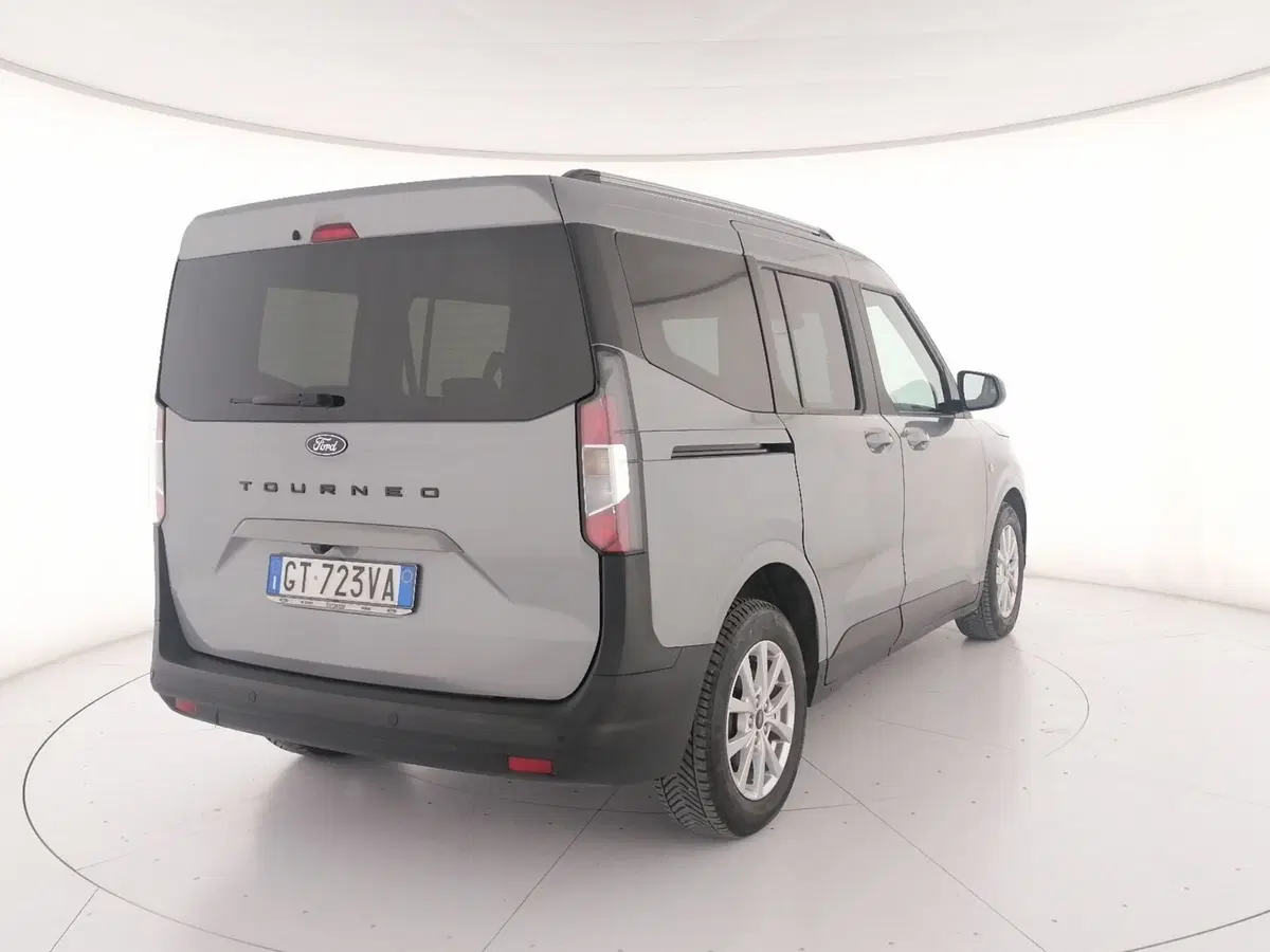 Ford Tourneo Courier usata a Roma (2)