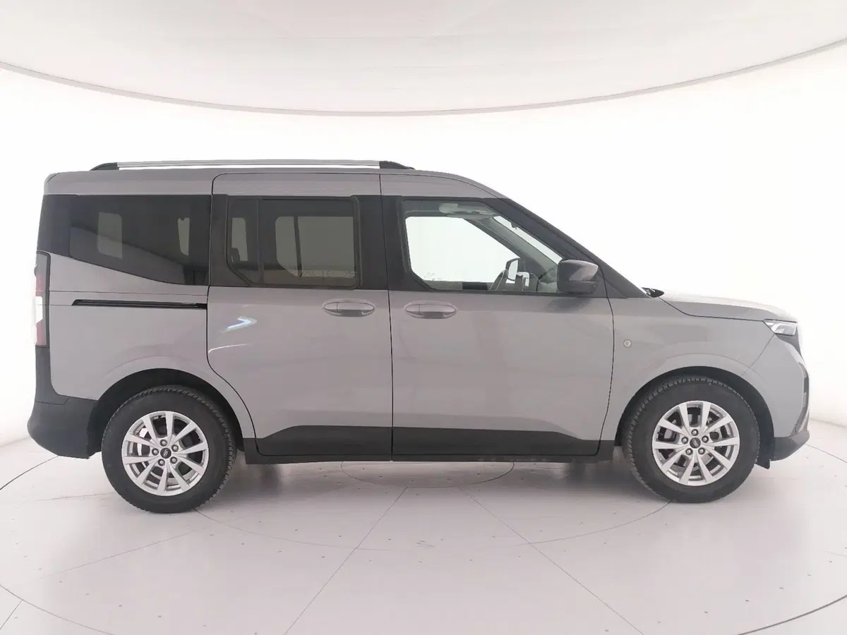 Ford Tourneo Courier usata a Roma (3)
