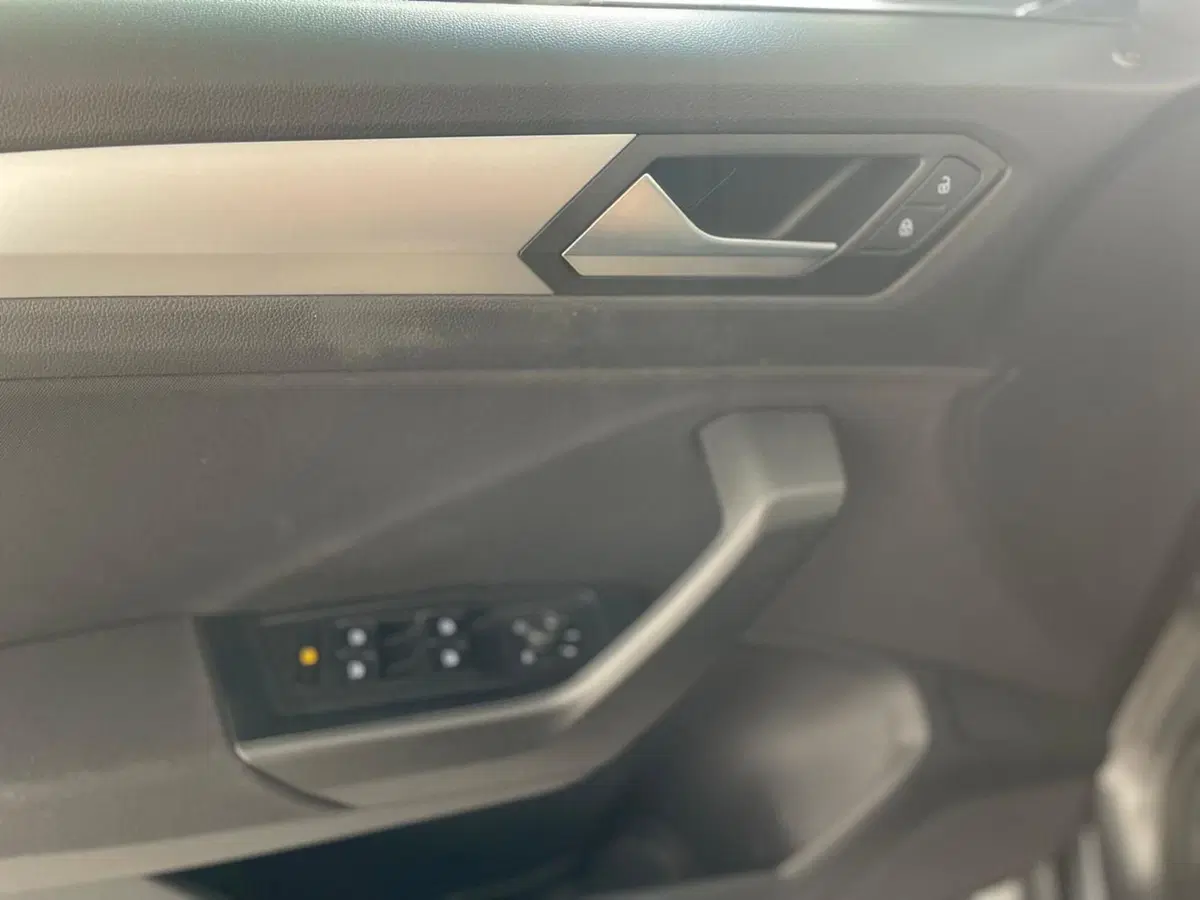 Volkswagen T-Roc usata a Napoli (8)