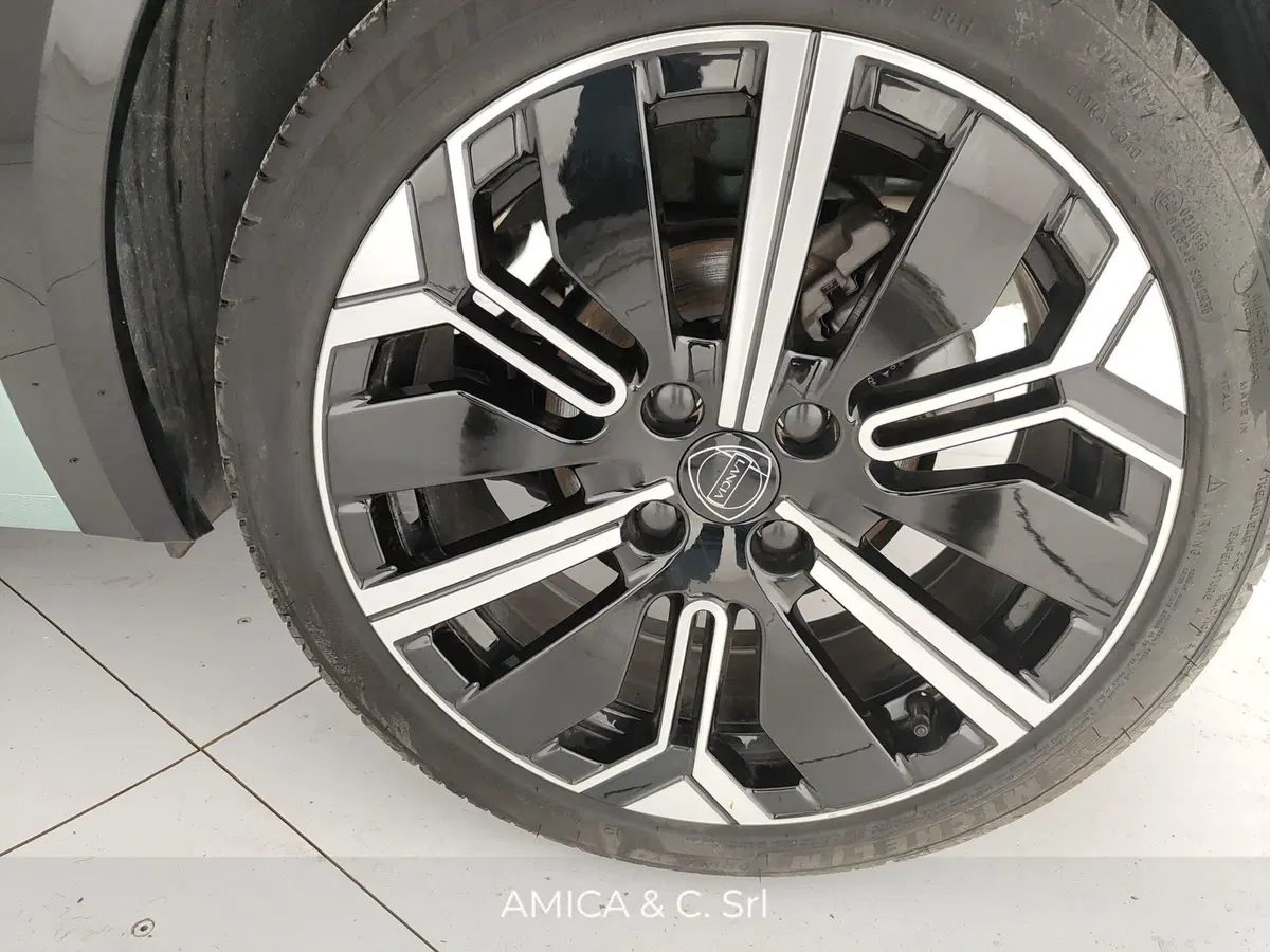 Lancia Ypsilon usata a Caserta (16)