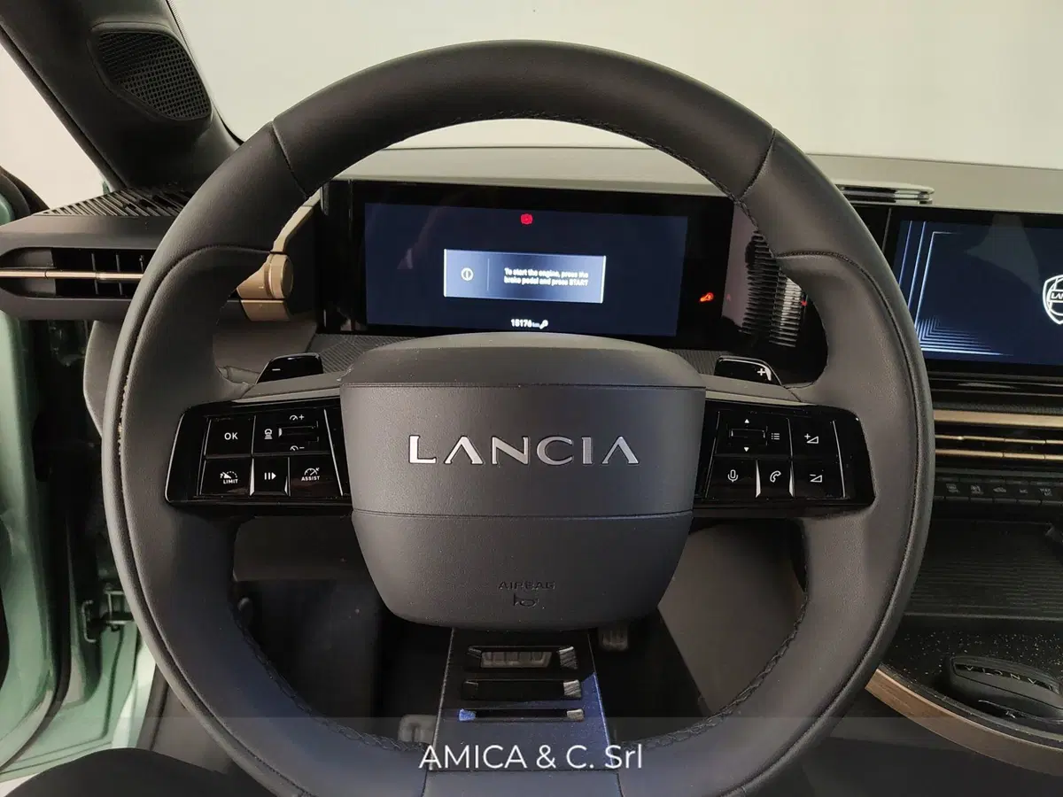 Lancia Ypsilon usata a Caserta (17)