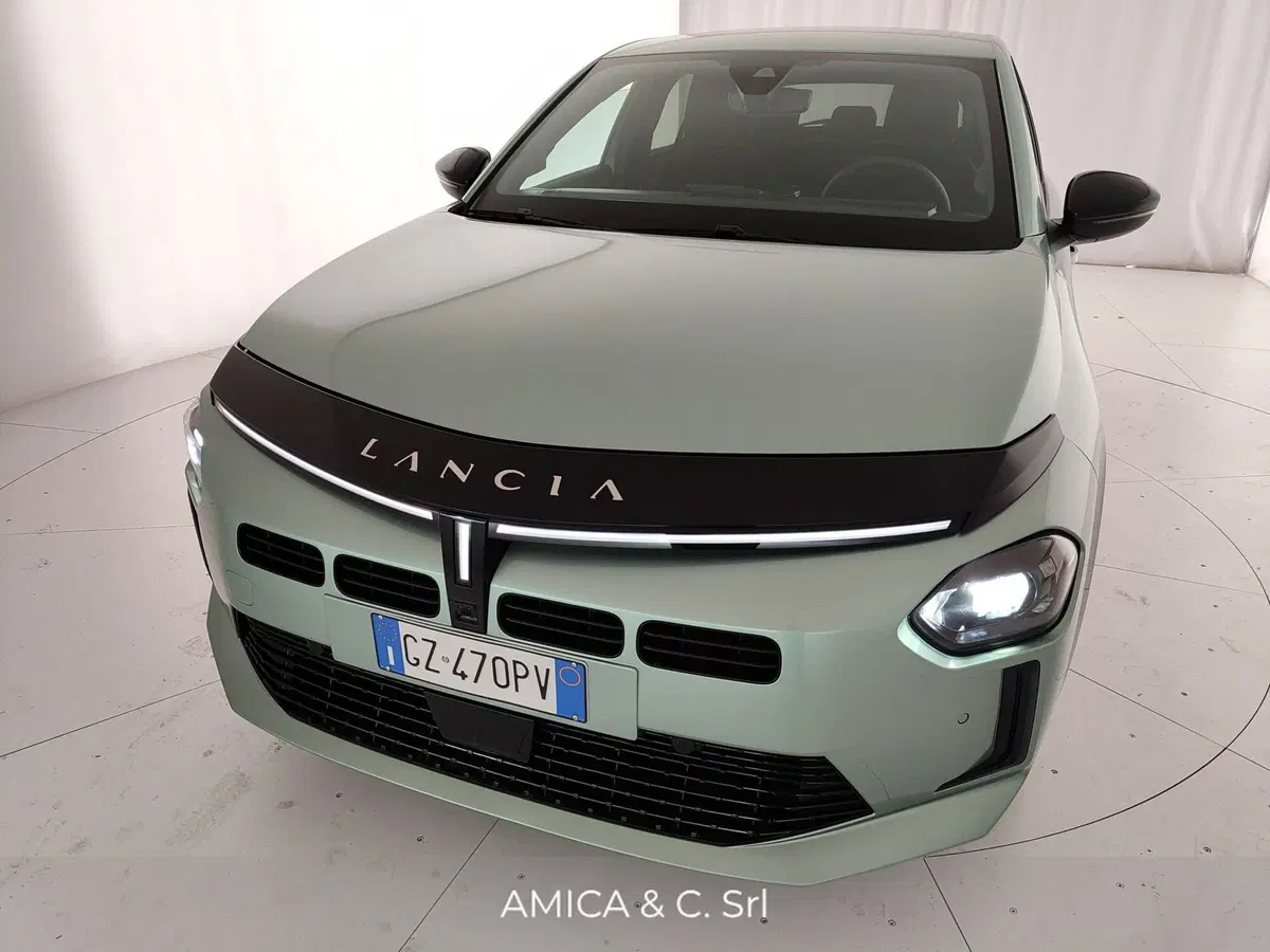 Lancia Ypsilon usata a Caserta (7)