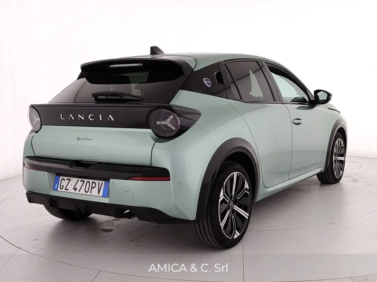 Lancia Ypsilon usata a Caserta (8)