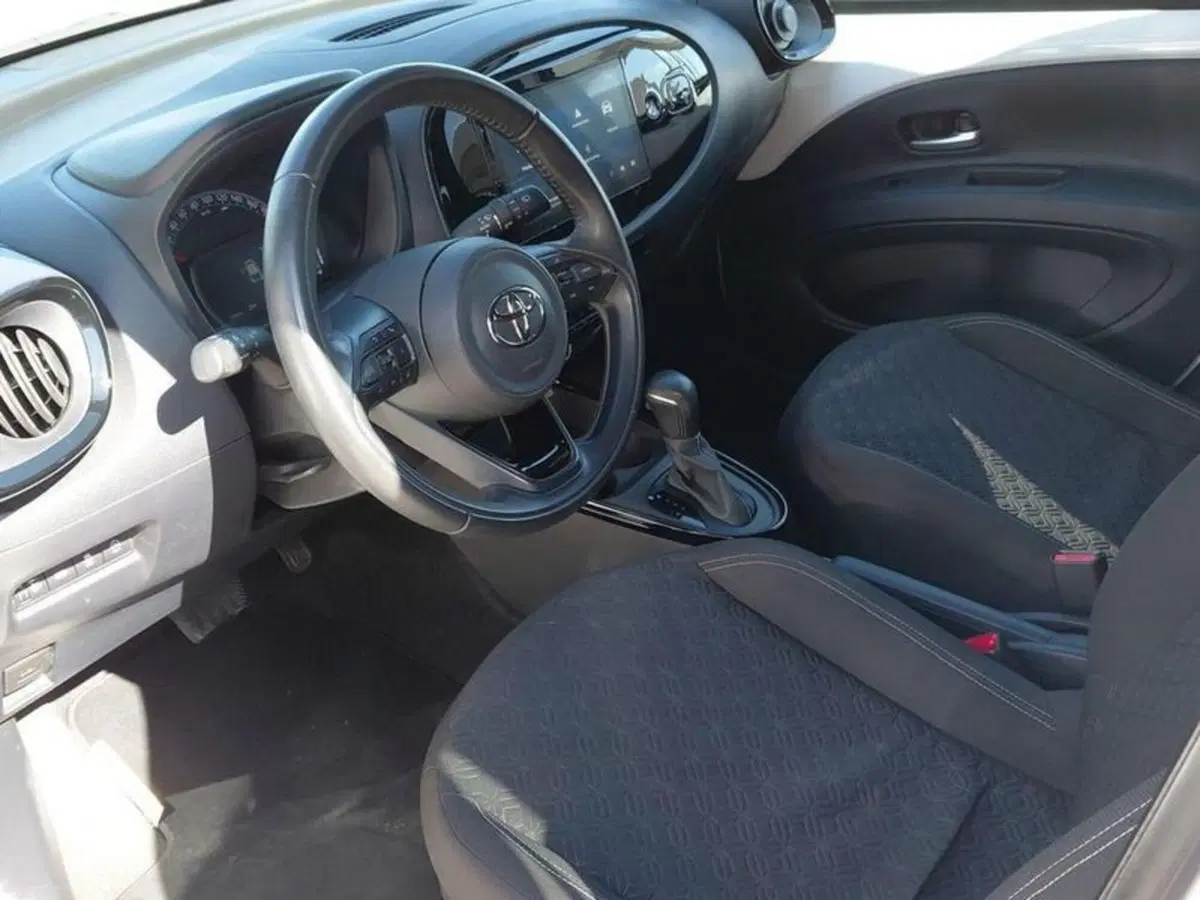 Toyota Aygo X usata a Cagliari (7)
