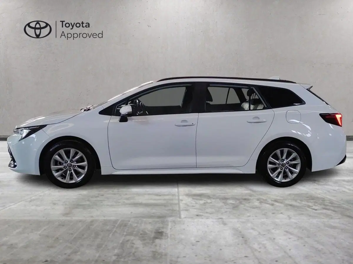 Toyota Corolla Touring Sports usata a Milano (3)