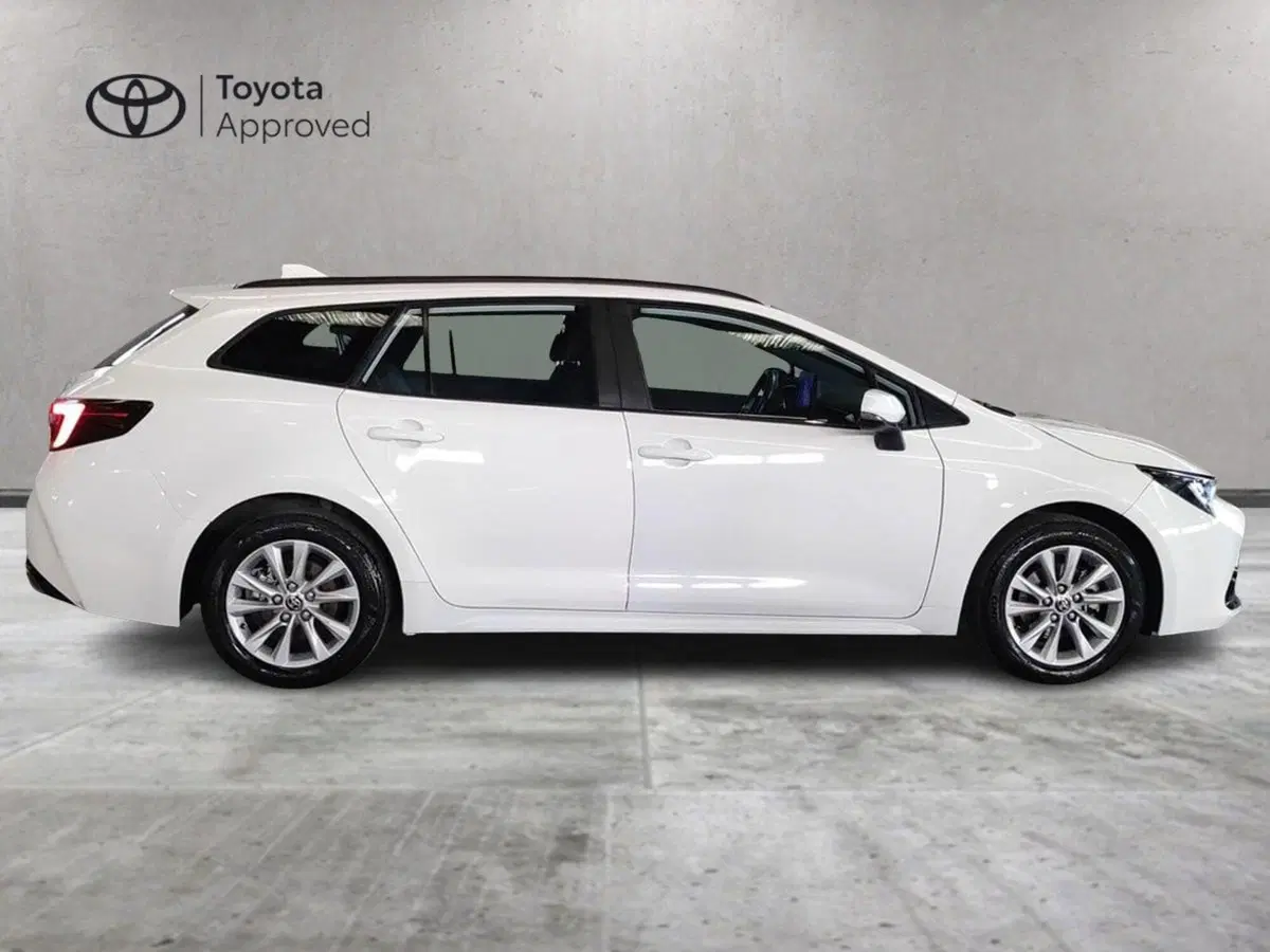 Toyota Corolla Touring Sports usata a Milano (4)
