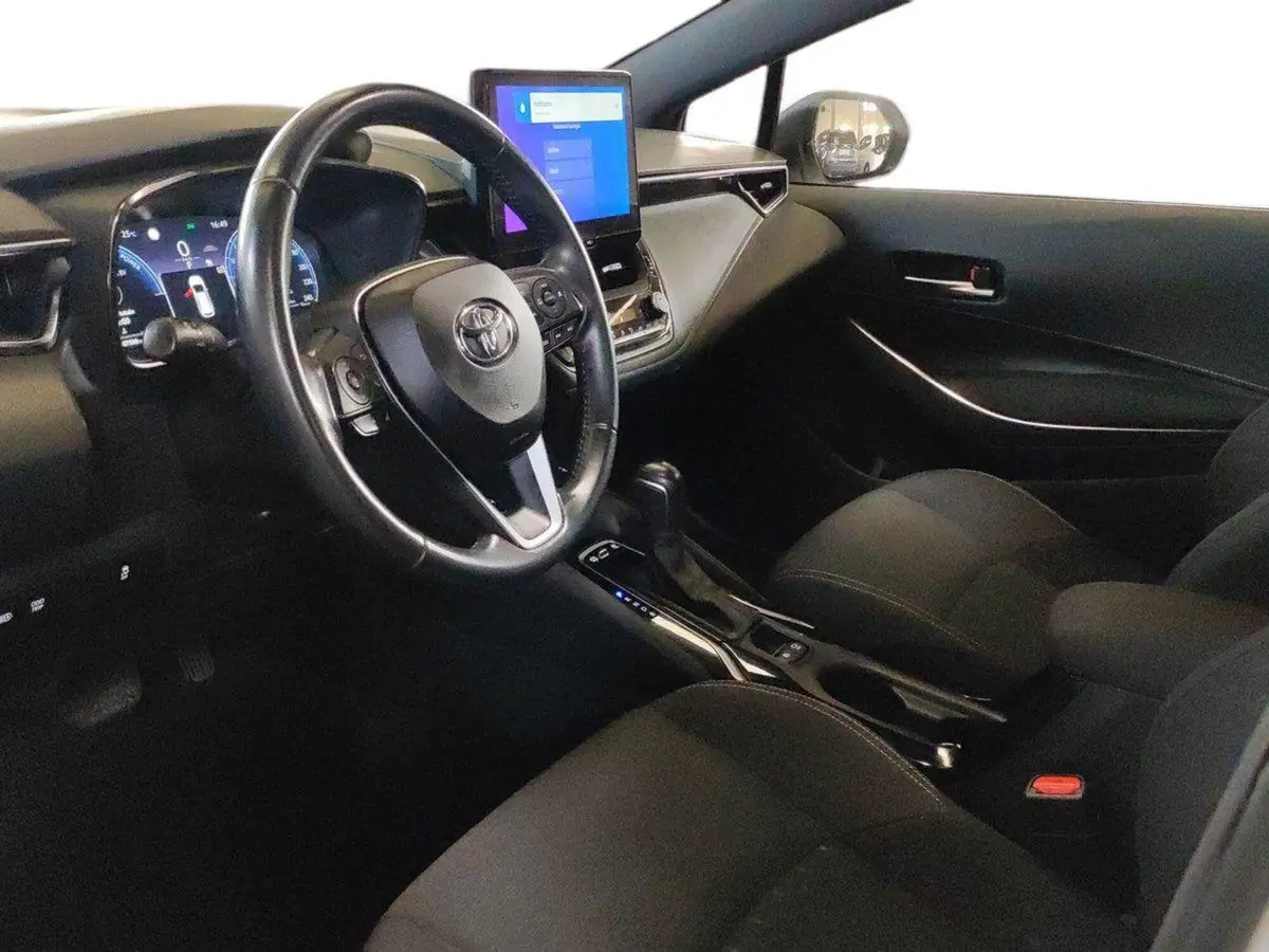Toyota Corolla Touring Sports usata a Milano (7)