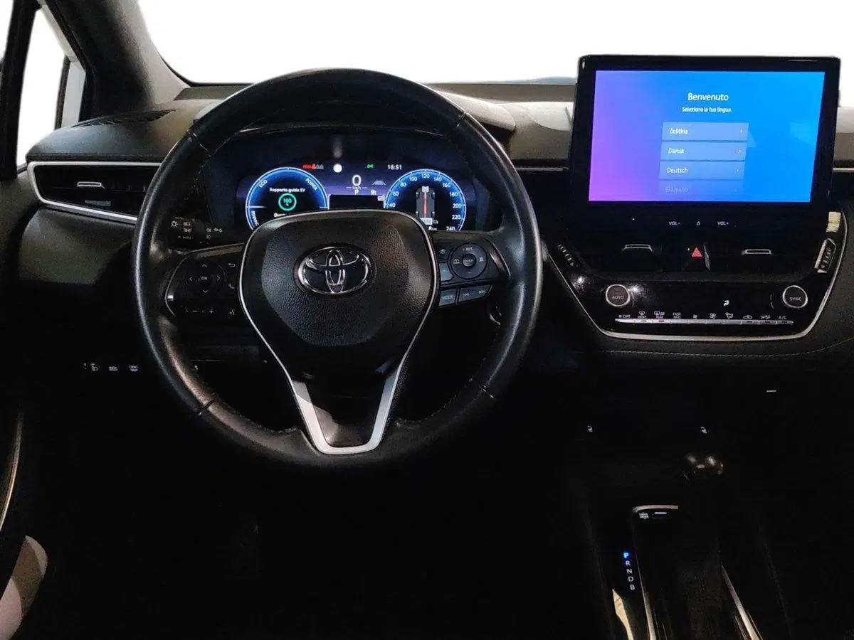 Toyota Corolla Touring Sports usata a Milano (8)