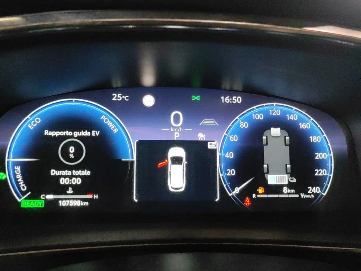 Toyota Corolla Touring Sports usata a Milano (9)