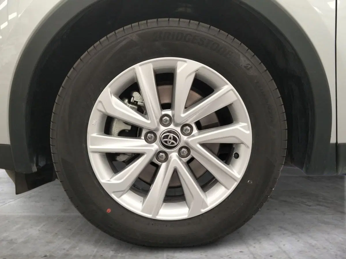 Toyota Toyota C-HR usata a Frosinone (14)
