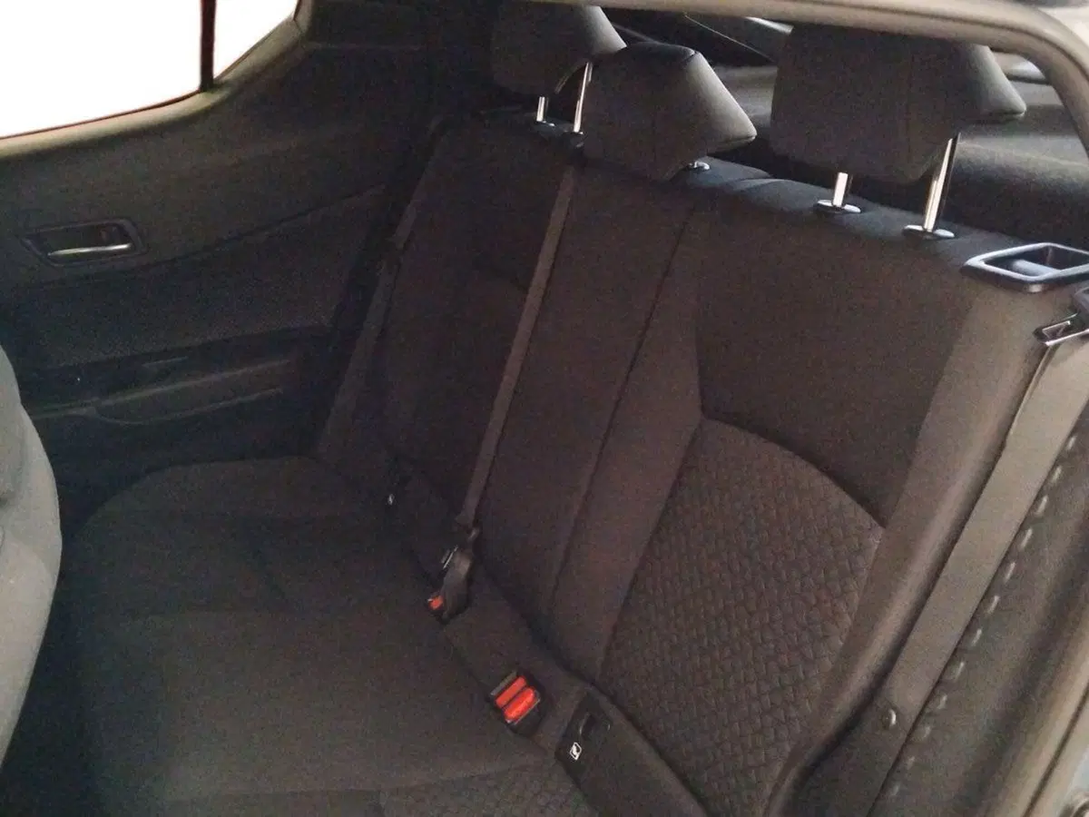 Toyota Toyota C-HR usata a Frosinone (11)