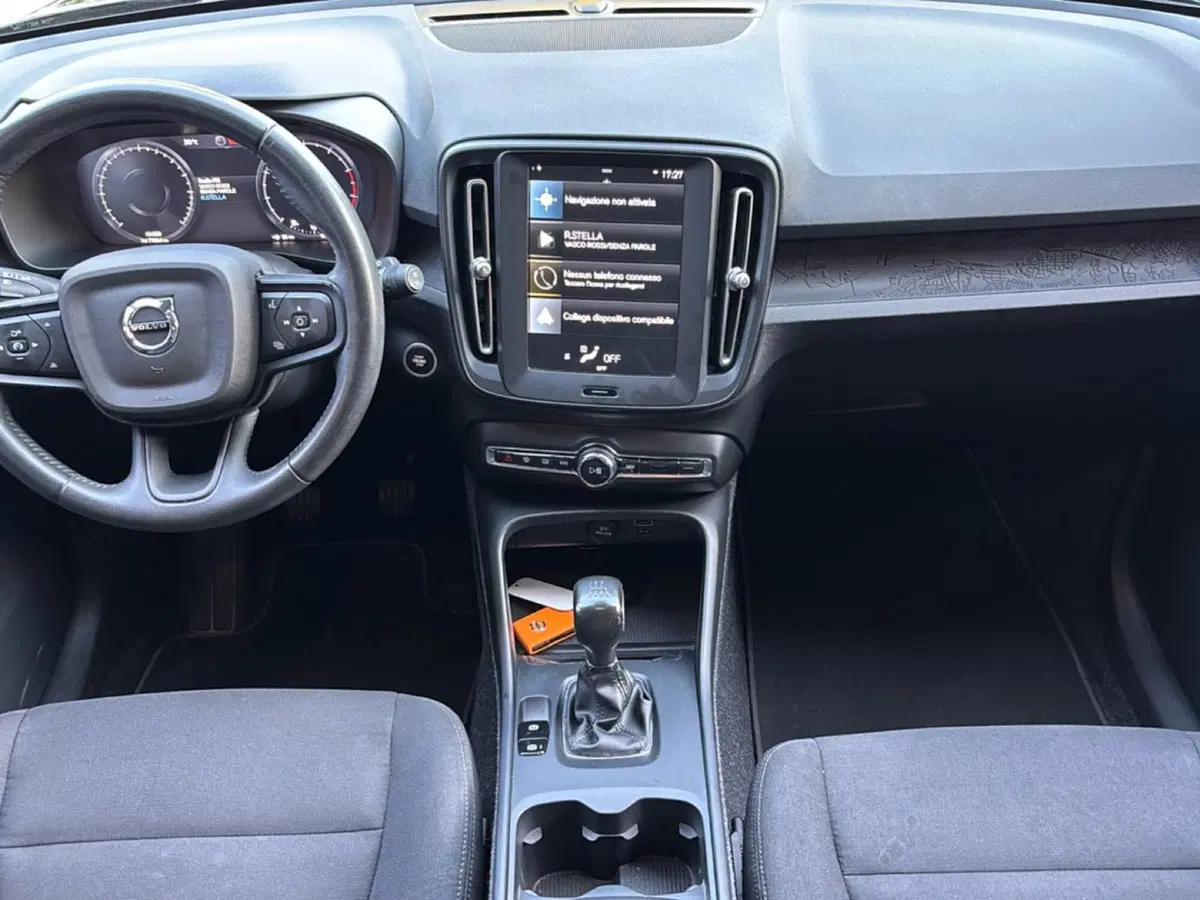 Volvo XC40 usata a Bologna (9)