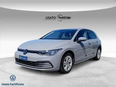 Volkswagen Golf 2.0 TDI DSG SCR Life del 2023 usata a Livorno